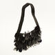 Schwarze Handtasche mit verschiedenen Verzierungen  - Bild 2 - bitte auswählen, um das Bild zu vergrößern