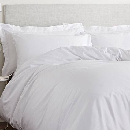 Cream Standard Pillowcase Pair 200TC - Image 1 - please select to enlarge image