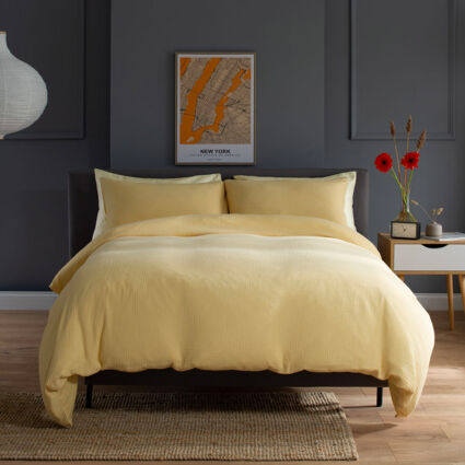 Single Gold St Quentin Duvet Set 200TC - Image 1 - please select to enlarge image